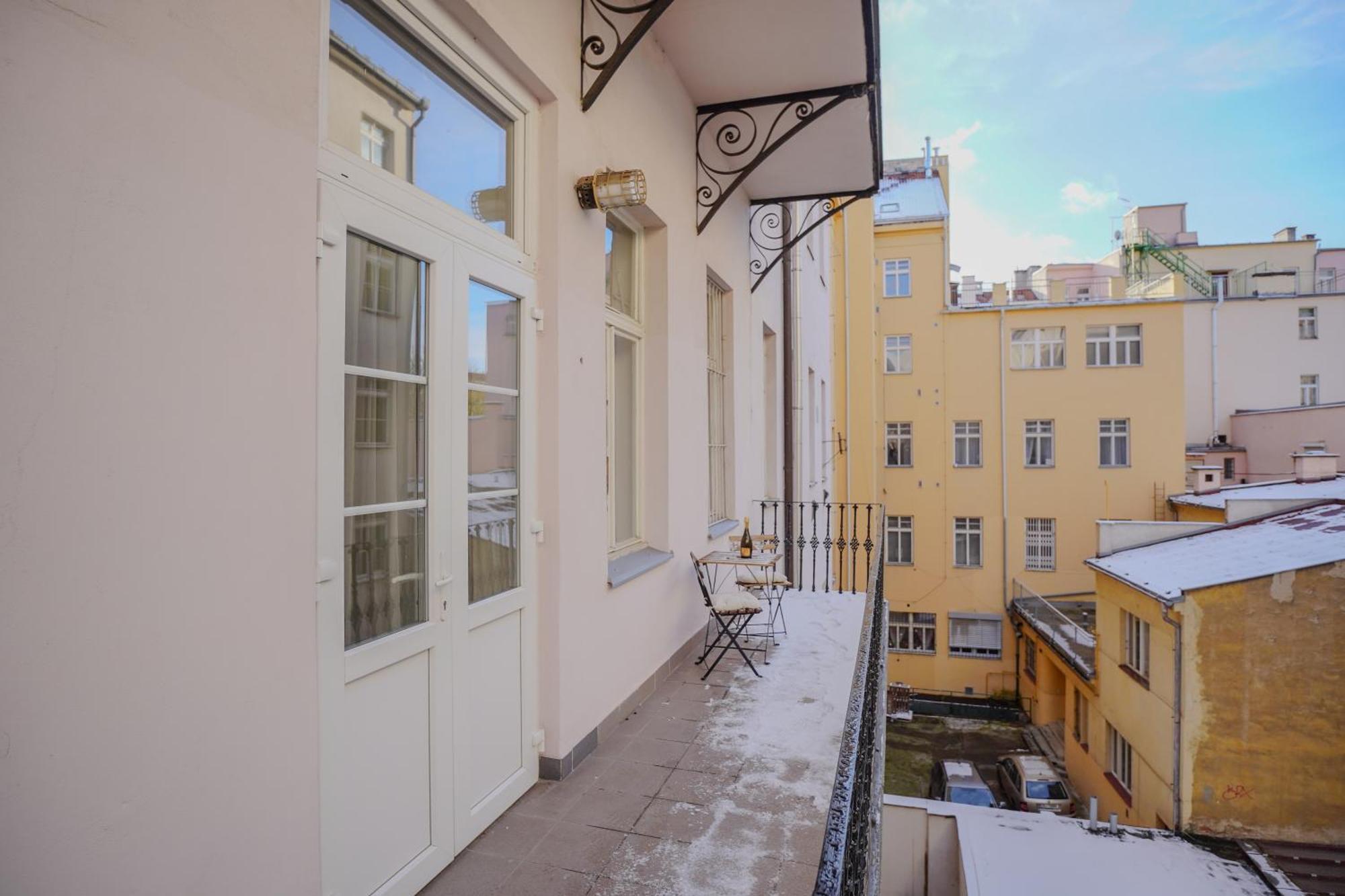 Elegant & Stylish Center Apartments! 프라하 외부 사진