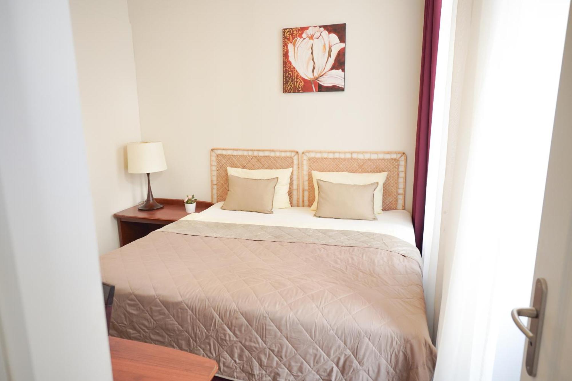 Elegant & Stylish Center Apartments! 프라하 외부 사진