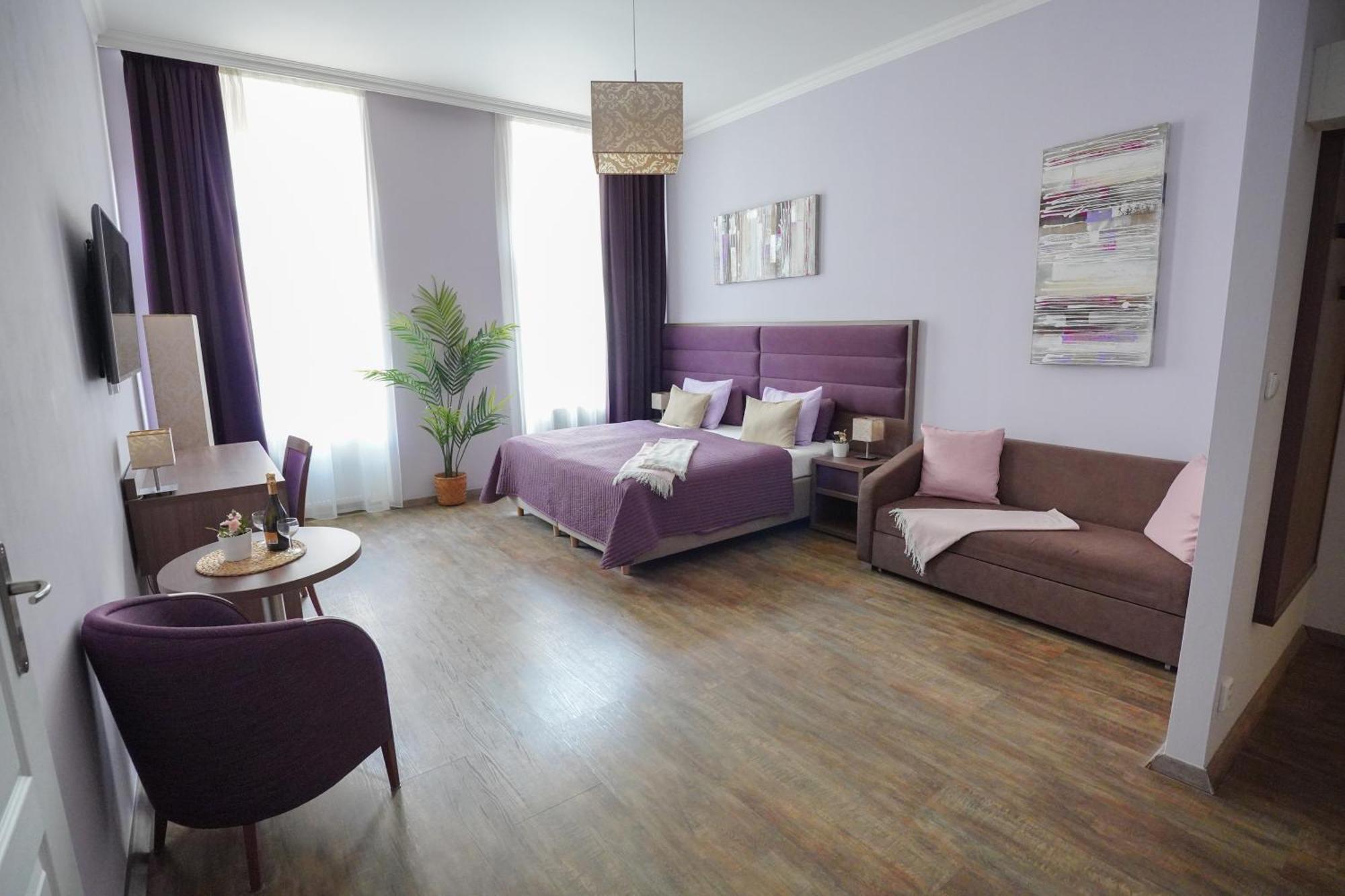 Elegant & Stylish Center Apartments! 프라하 외부 사진